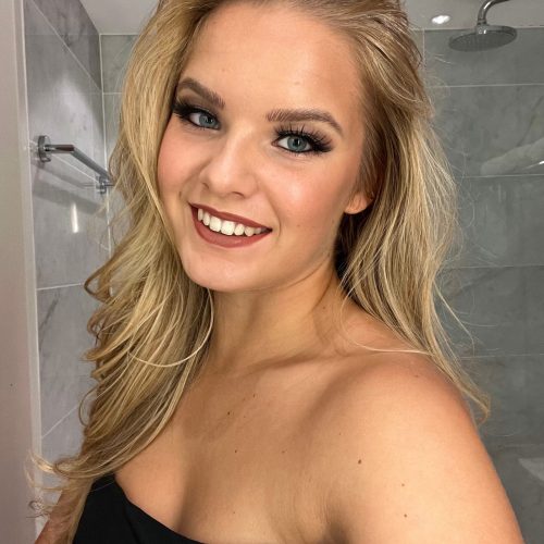 Facetune_25-09-2022-10-21-07